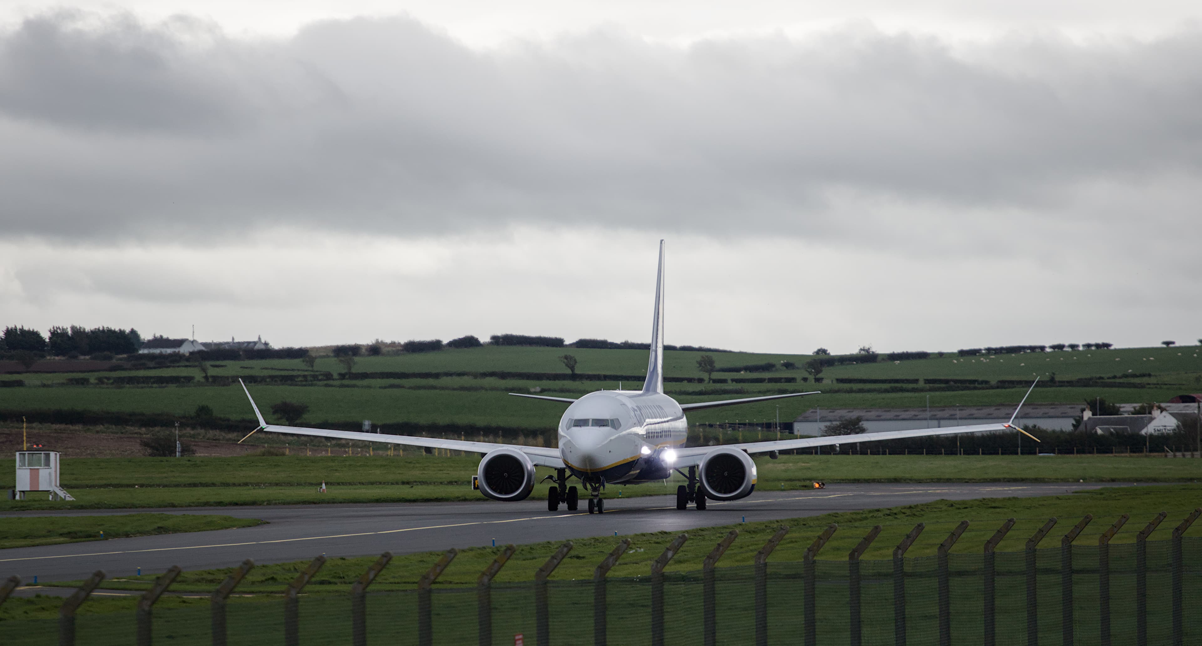 Ryanair Boeing 737 taxiing towards the camera at Glasgow Prestwick Airport